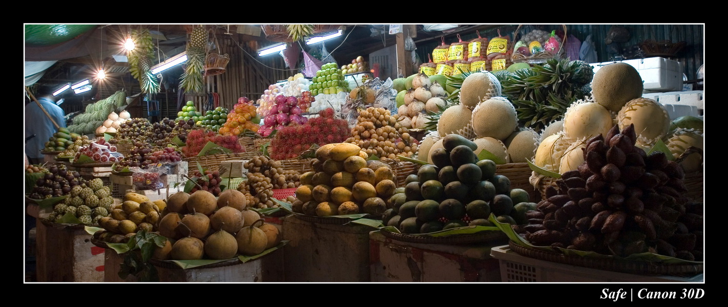 2006 - 07 - Phnom Penh - Marche de nuit 02